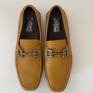 Salvatore Ferragamo leather driver-New Condition